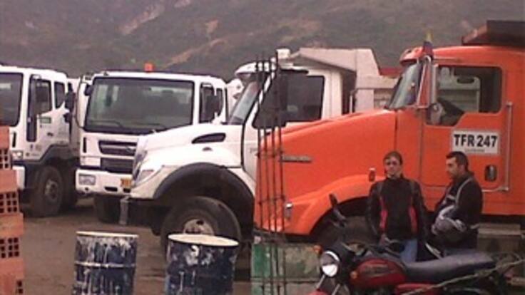 Paro de volqueteros impide la recolección de basuras en sectores del sur de Bogotá