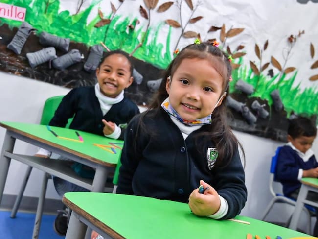 Inician matrículas para acceder a 125,000 cupos en colegios públicos de Bogotá