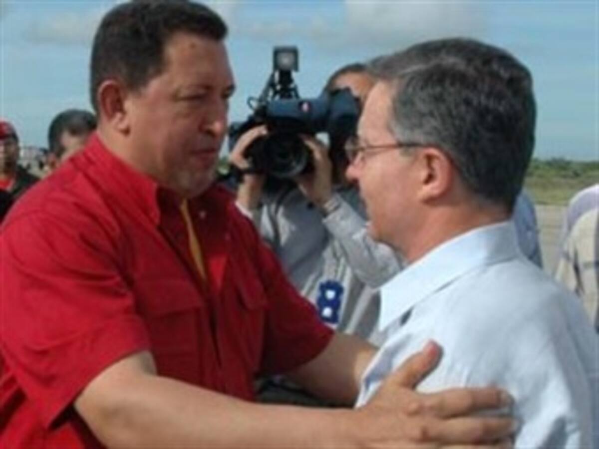 Pelea entre Chávez y Uribe es una hoguera de vanidades: oposición venezolana