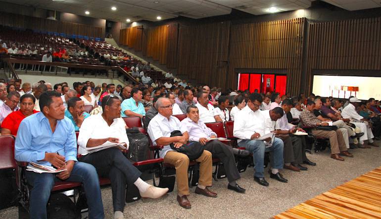 Los directivos docentes y docentes se reúnen en Expofuturo.