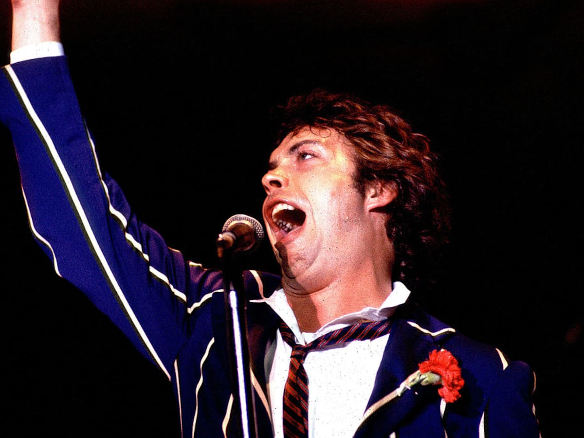 Tim Curry y su legado musical, las canciones que marcaron su carrera