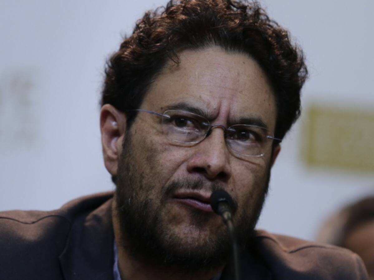 Procuraduría absolvió a Cepeda en caso de manipulación de testigos