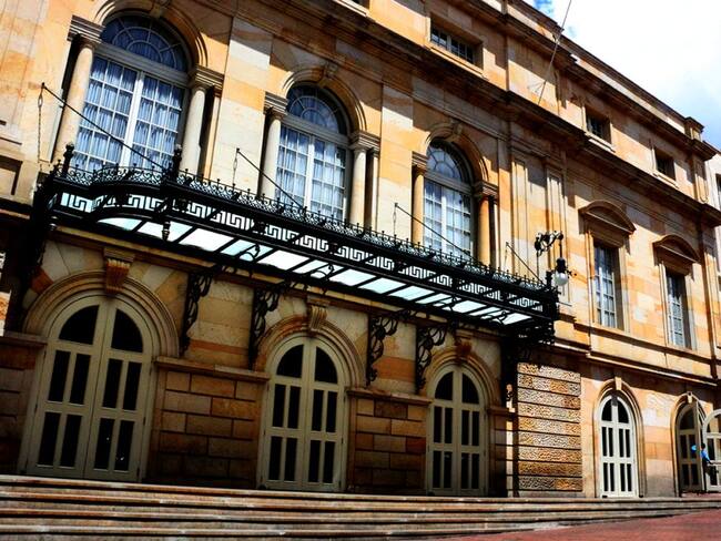 El Teatro Colón fue construido entre 1885 y 1895 por el arquitecto italiano Pietro Cantini.