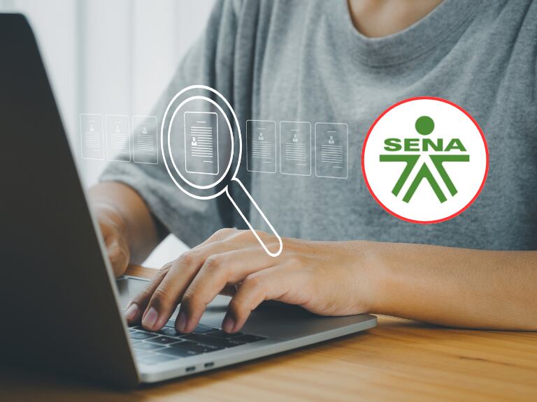 Persona haciendo una búsqueda por internet y de fondo el logo del SENA (Fotos vía Getty Images y COLPRENSA)