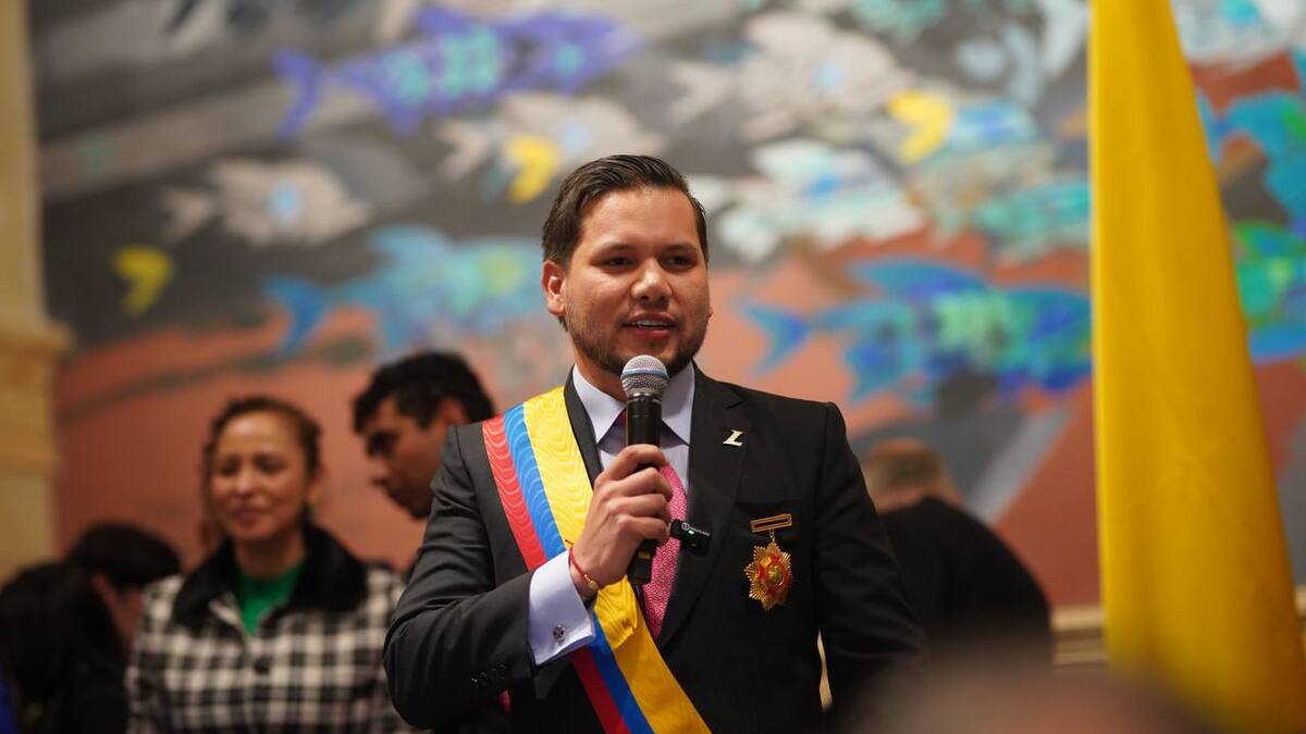 Respaldamos decisión de la Corte de suspender trámite de elección de Contralor: Calle