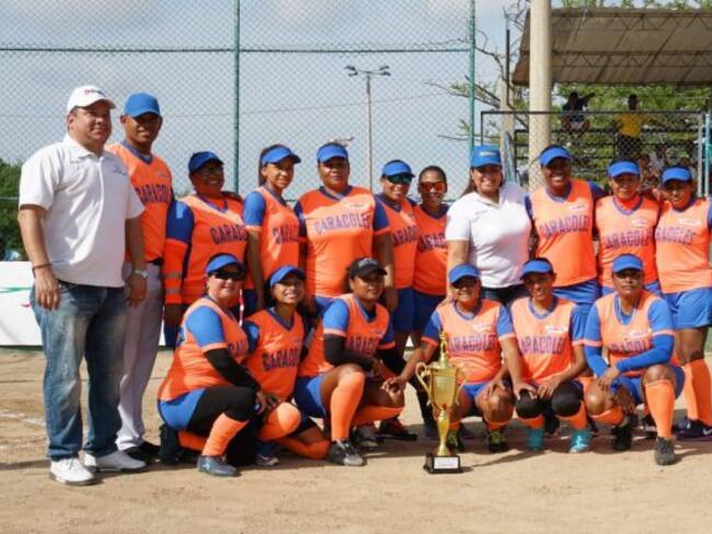 Caracoles, primer campeón de Sóftbol Femenino “Juega Por Tu Barrio”