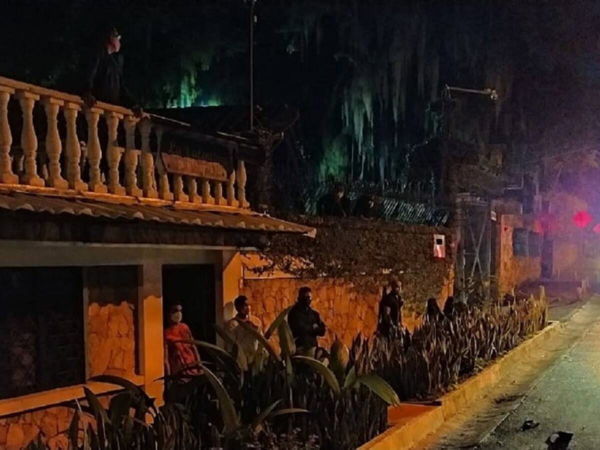 Autoridades intervienen fiesta con 200 jóvenes, entre ellos menores edad