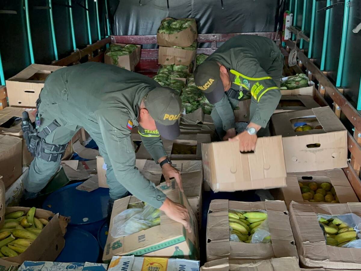 Entre cajas de fruta, verduras y hortalizas, camuflaban acetona en Putumayo