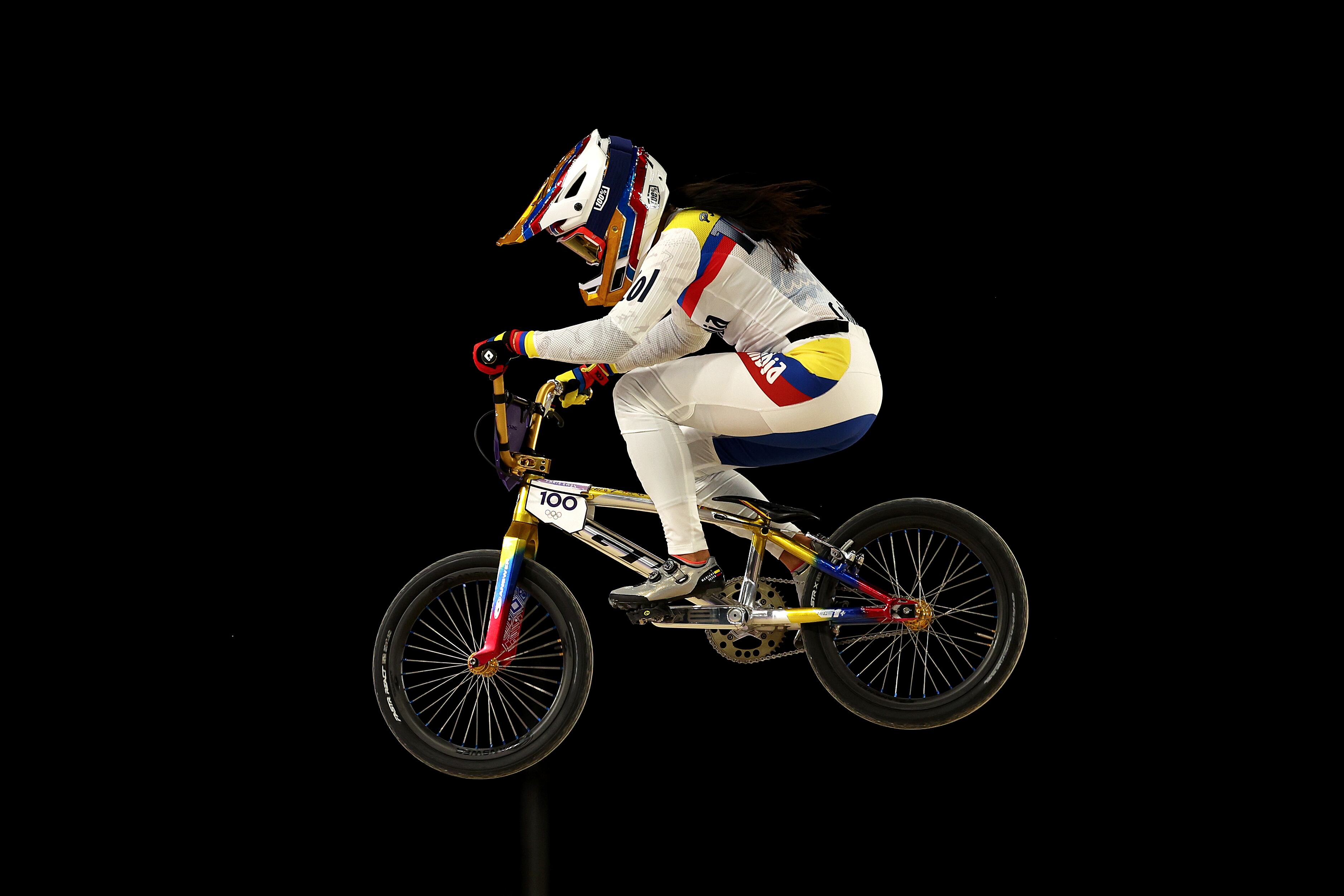 Mariana Pajón compitiendo en los Juegos Olímpicos de París 2024. (Photo by Alex Broadway/Getty Images)