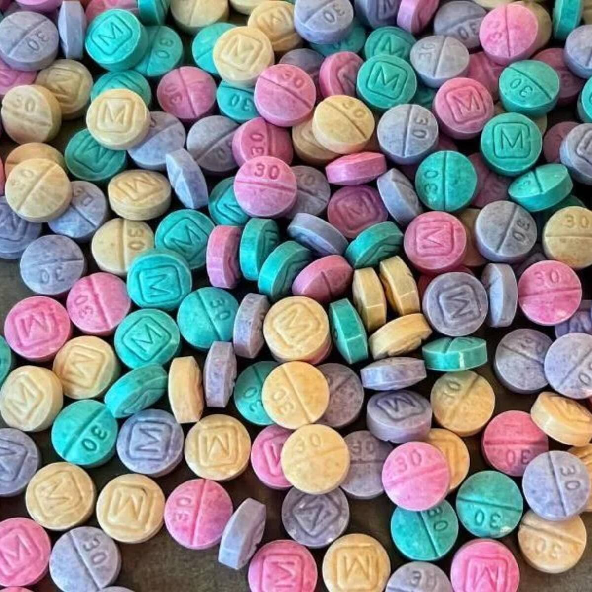 ¿Fentanilo arcoiris en los dulces de Halloween? la alerta que circula en EE.UU.