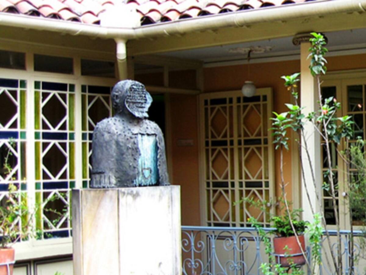 ¿Qué ocurre en la Casa de Poesía Silva?