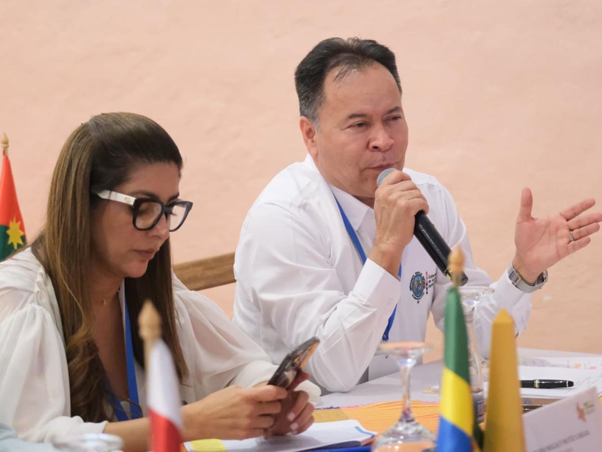 Gobernadores piden ajustes en la estrategia de paz y seguridad en Colombia