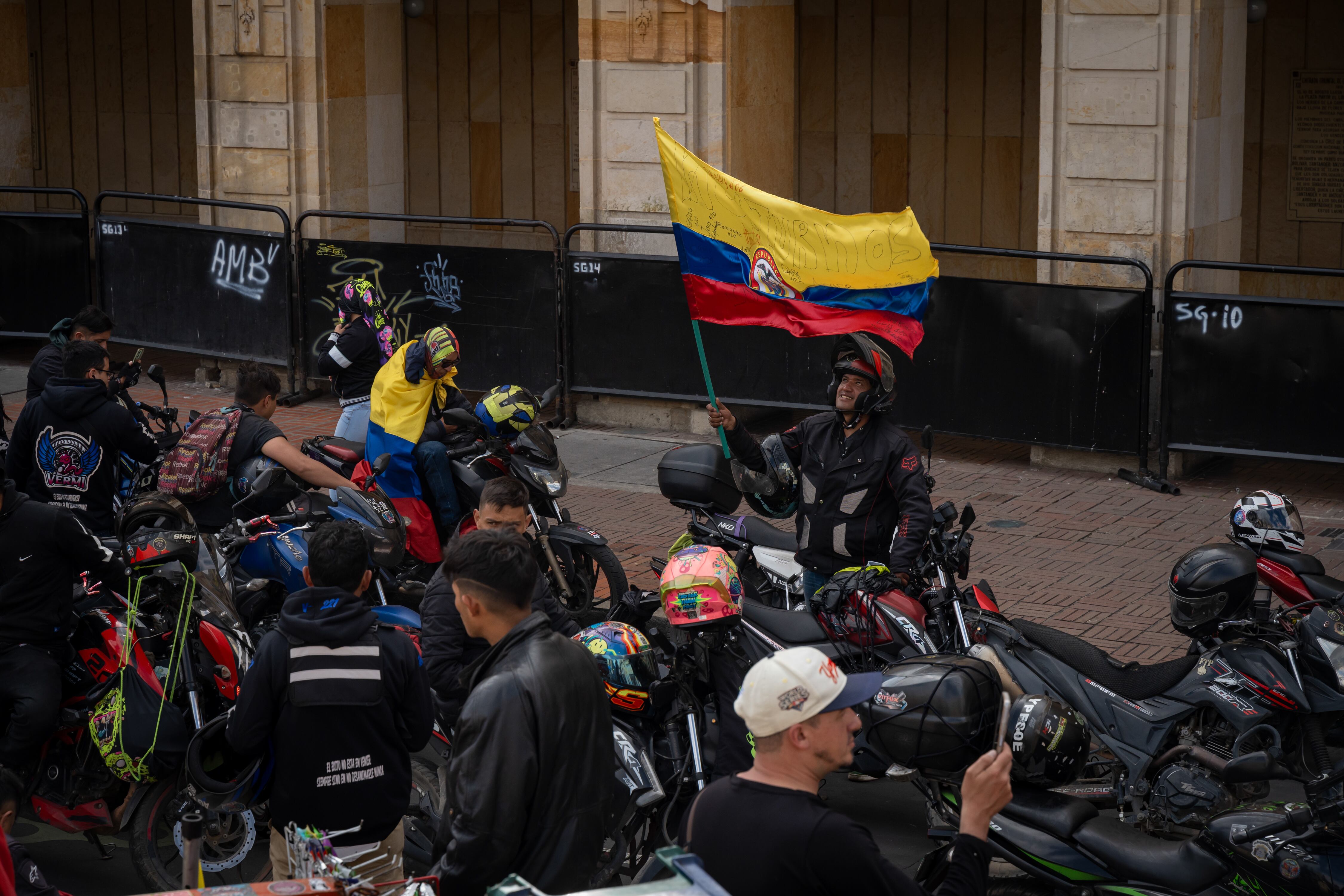 Motociclistas participan en una manifestación frente al Congreso de Colombia Foto de septiembre de 2024. (Foto: Brandon Pinto/Long Visual Press/Universal Images Group vía Getty Images)