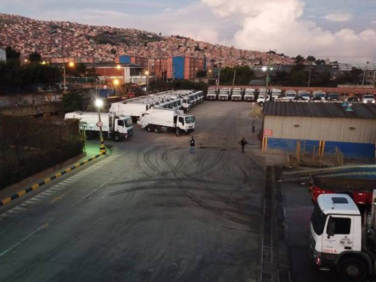 Peñalosa insiste en aumento de tarifas de aseo para mejorar el servicio