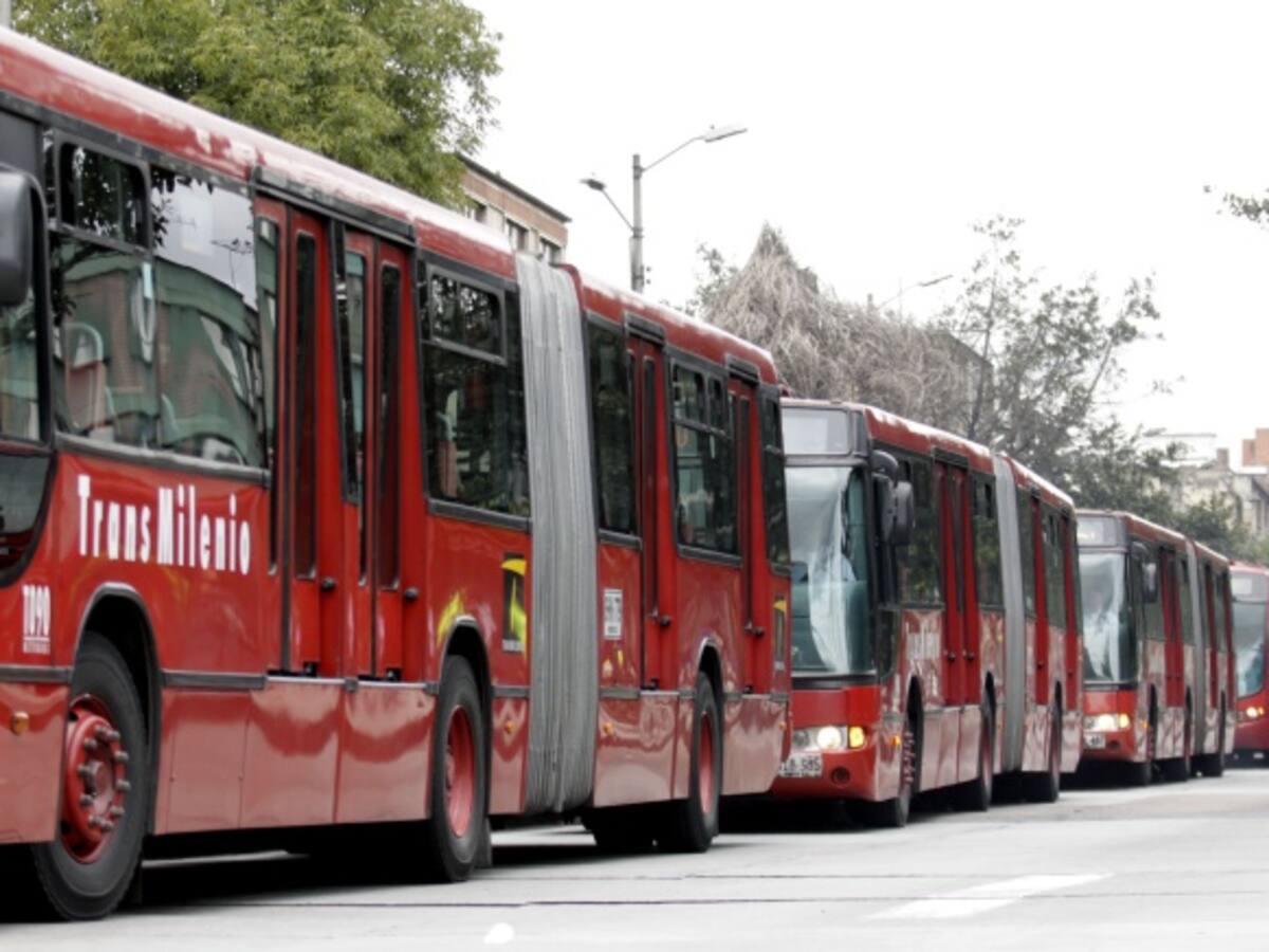 Habitantes de calle atacan Transmilenio en el centro de Bogotá