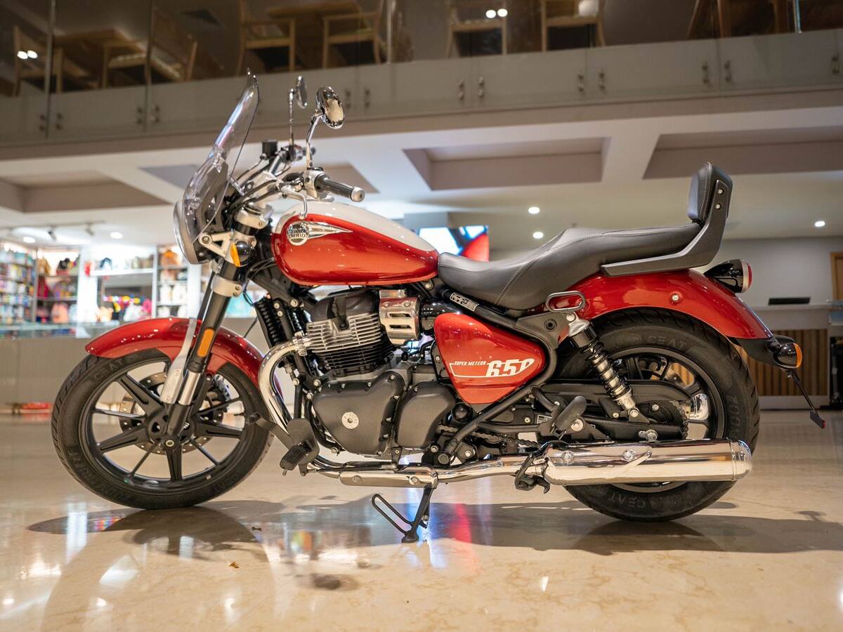 Nueva Royal Enfield Supermeteor 650: precio oficial y versiones de lanzamiento