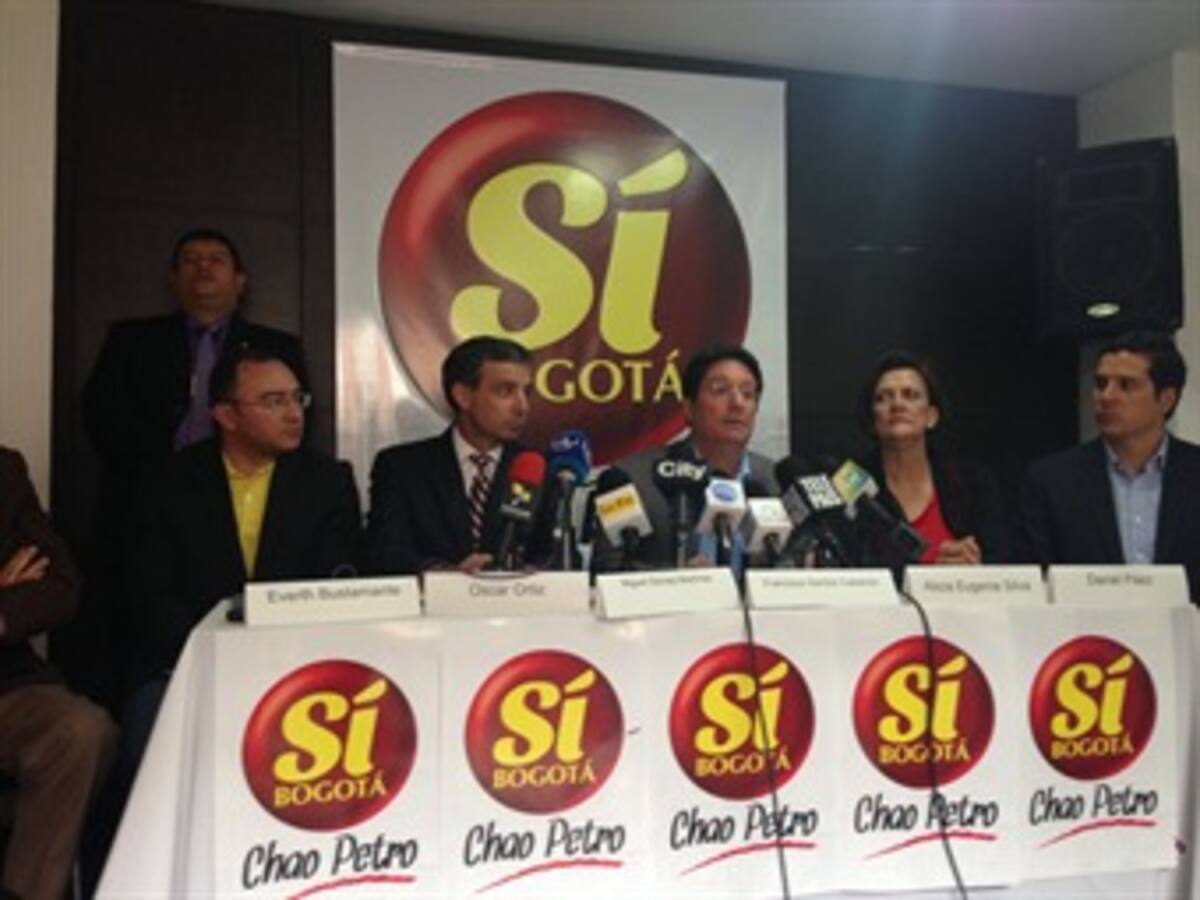El uribismo comenzó campaña por el "chao Petro"