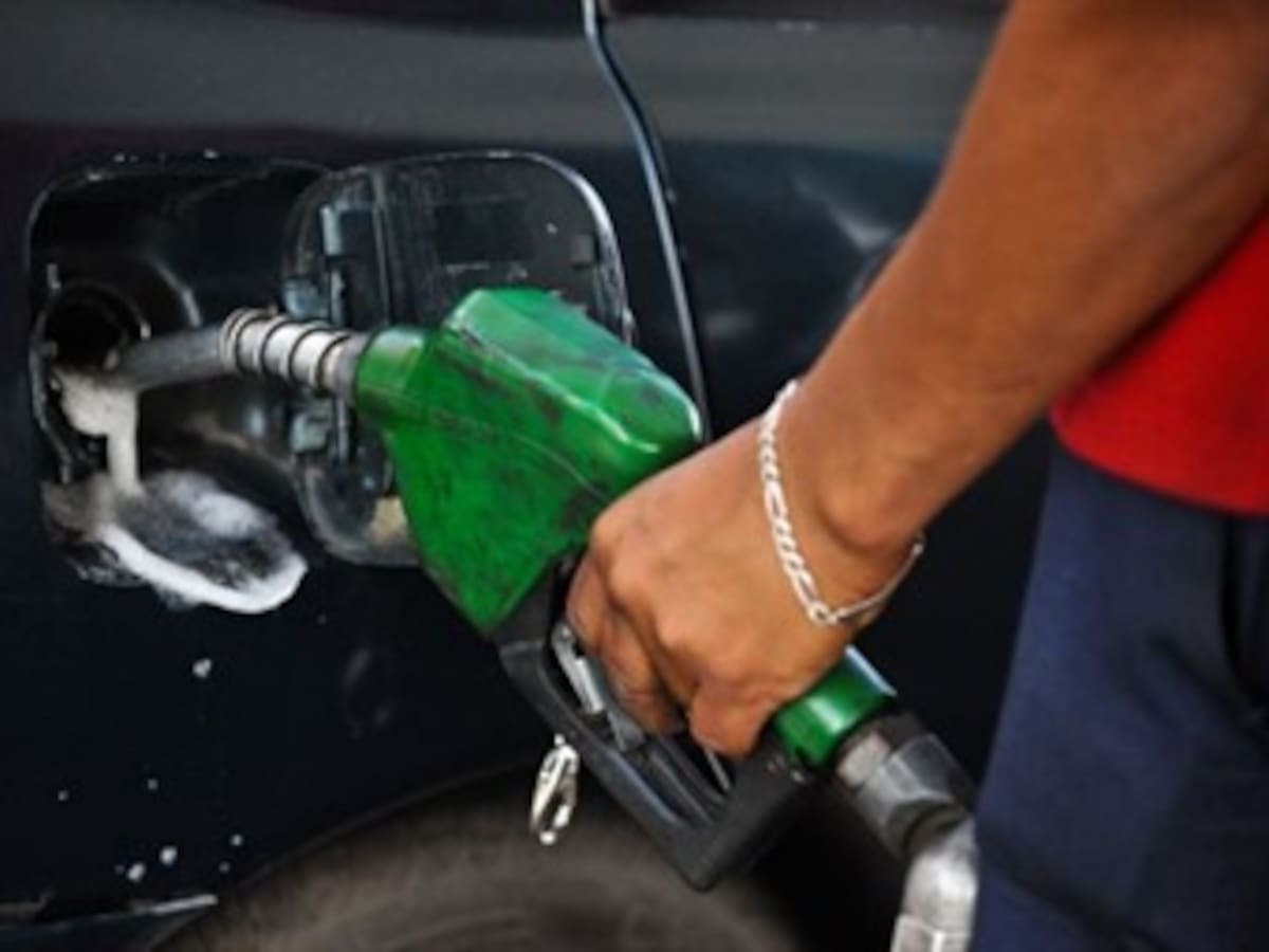 Restringen venta de combustible en la zona de frontera