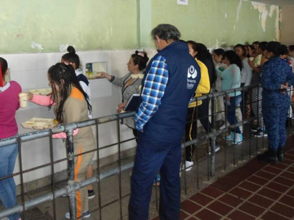 Denuncian hacinamiento en estaciones de Policía y en las URI de Bogotá
