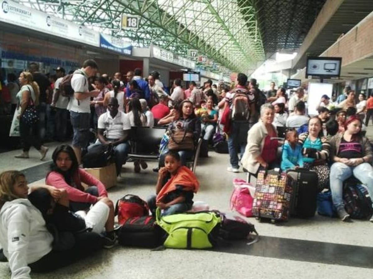 Por temporada, Terminales Medellín prohíbe ingreso de acompañantes