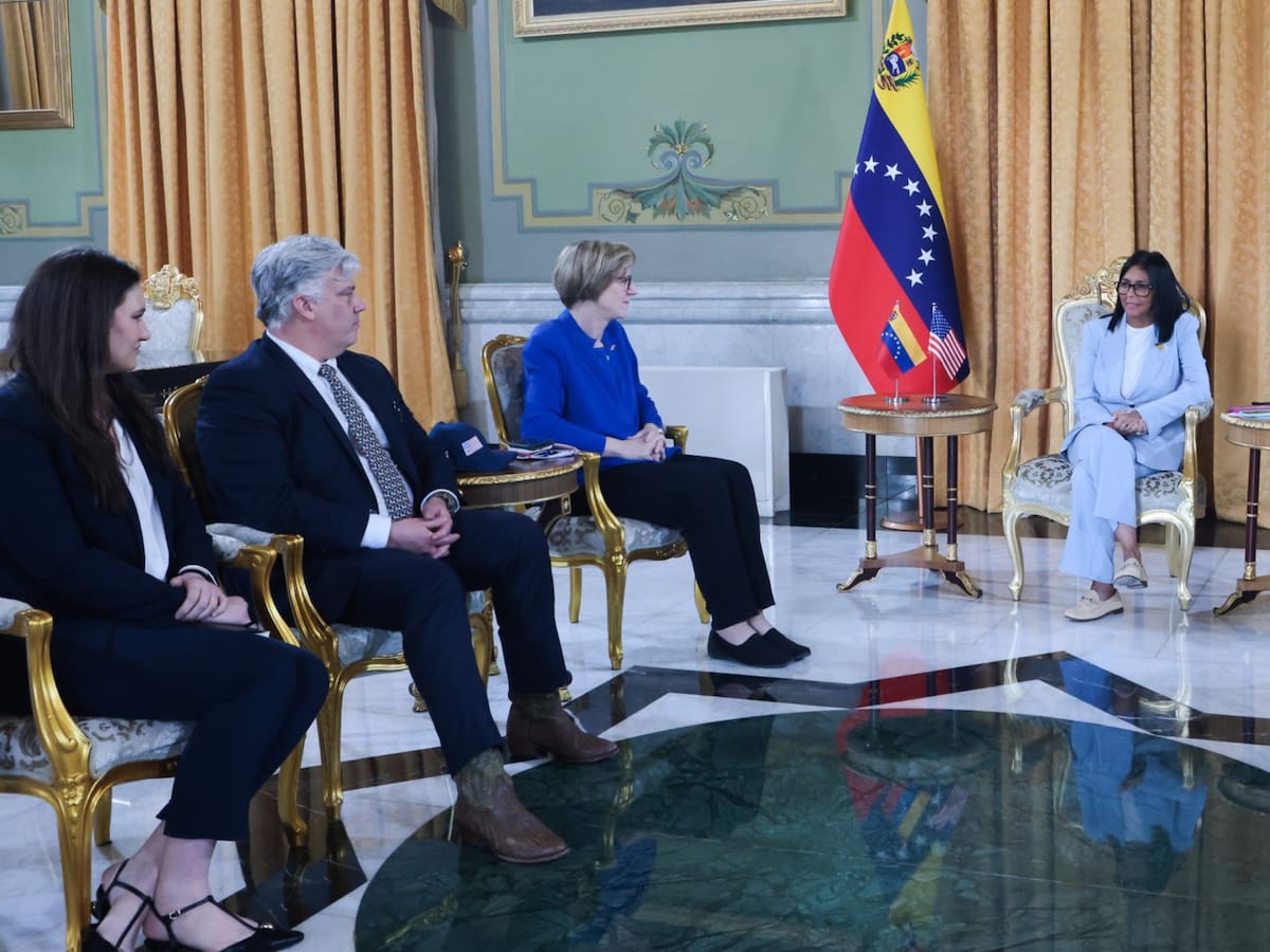 Delcy Rodríguez recibe en Caracas delegación de senadores de Estados Unidos