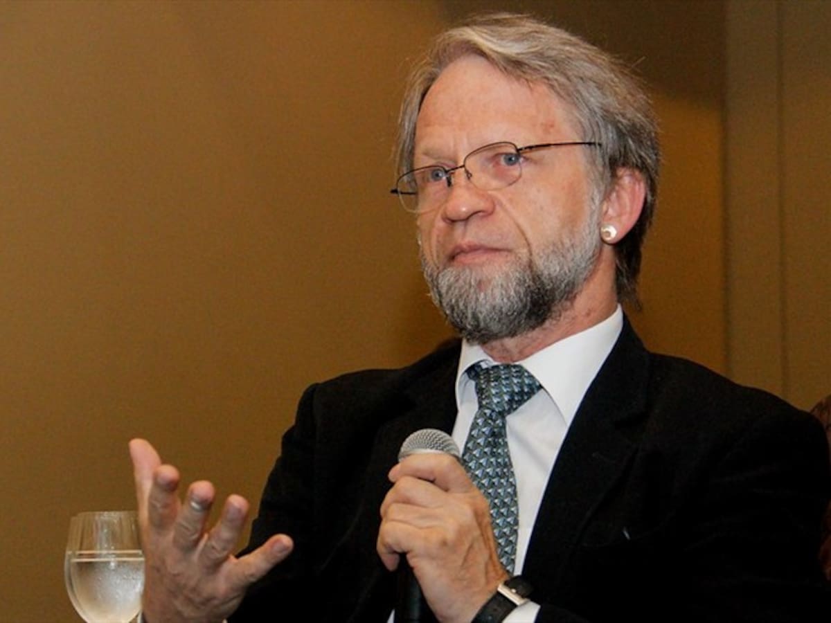 CNE decidirá sobre el futuro de la curul de Antanas Mockus en el Senado
