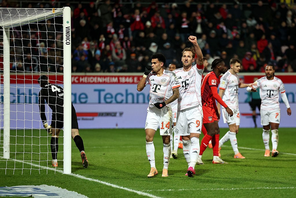 Luis Díaz celebrando su gol junto a su compañero Harry Kane / Getty Images