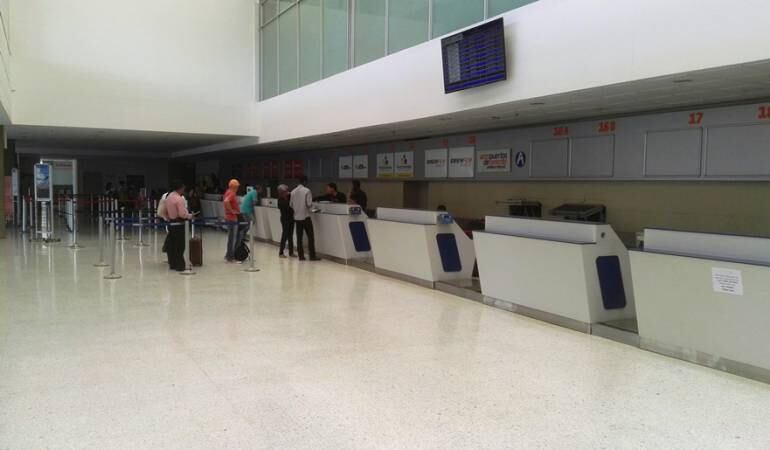 Pasajeros aeropuerto Camilo Daza
