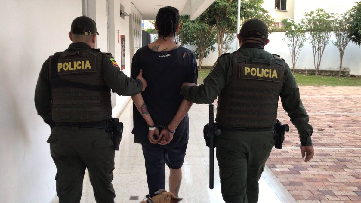 A la cárcel domiciliario que apuñaló a agente de tránsito