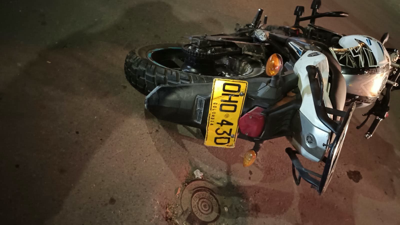 Durante el procedimiento, la Policía encontró que los menores portaban armas blancas.