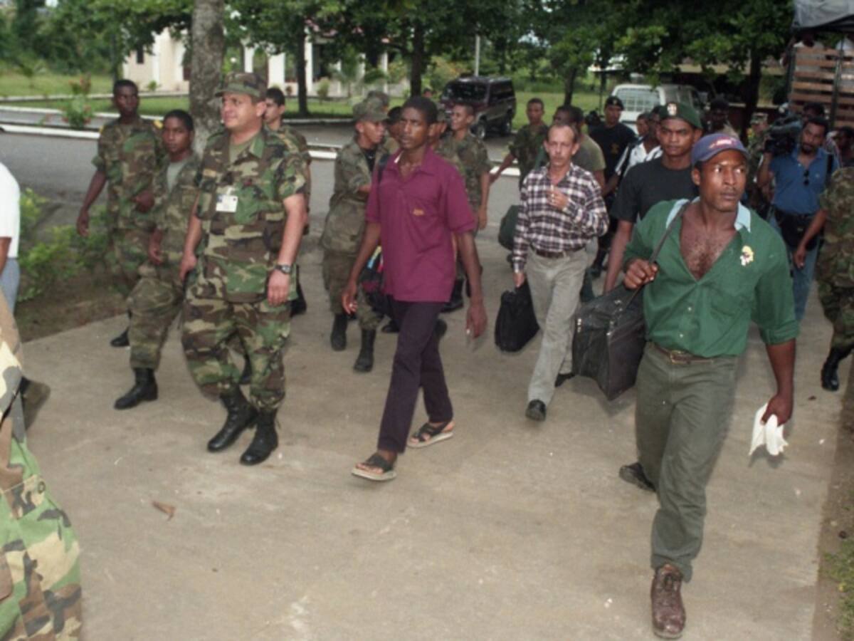 Corte avala pago de dos millones de pesos a cada guerrillero desmovilizado