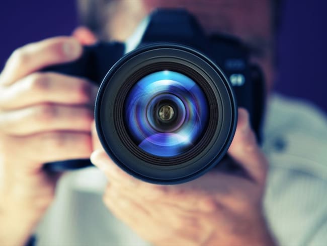 Denuncian que el fotógrafo Christian Hard habría estafado a más de 14 modelos