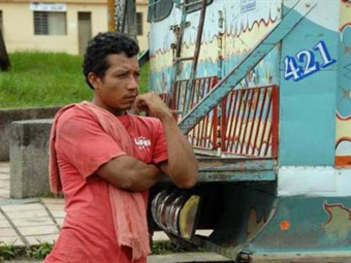 Colombianos pesimistas y candidatos uribistas en la delantera revela encuesta de Invamer Gallup