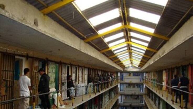 Gobierno descarta rebajas de penas o indultos masivos para superar hacinamiento