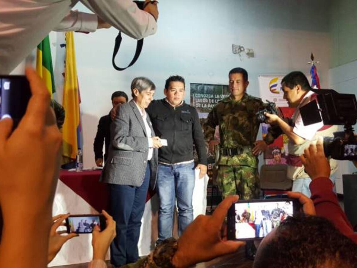 500 libretas militares gratuitas a víctimas del conflicto ha entregado el ejecito en eje cafetero
