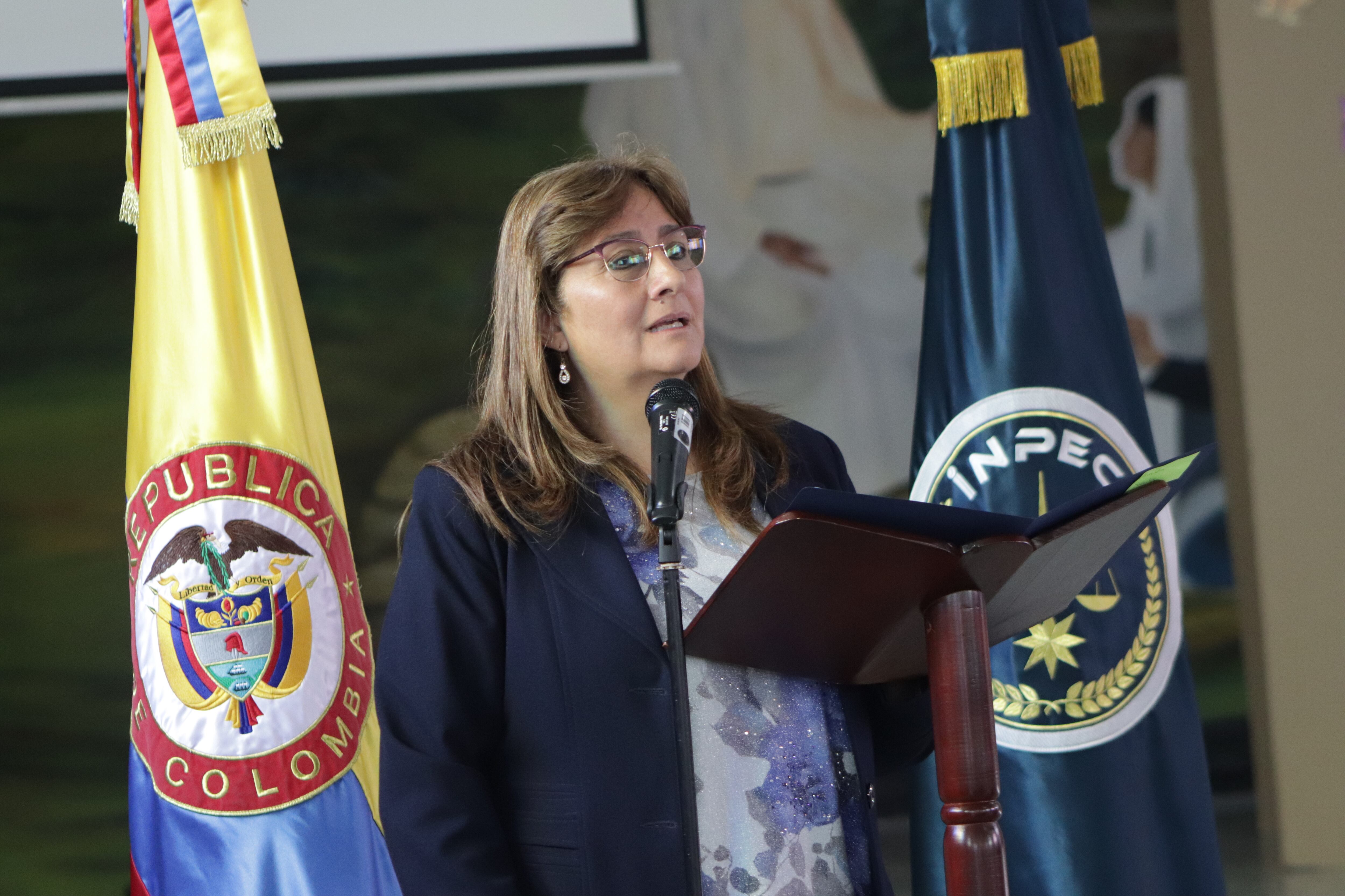 Ministra de Justicia,  Angela María Buitrago