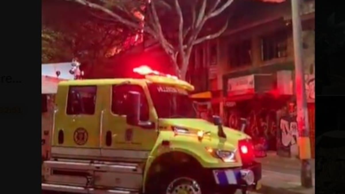 Dos personas rescatadas en medio un incendio en el centro de Medellín