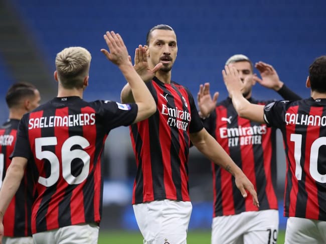 El Milan se lleva el derbi ante el Inter con doblete de Zlatan