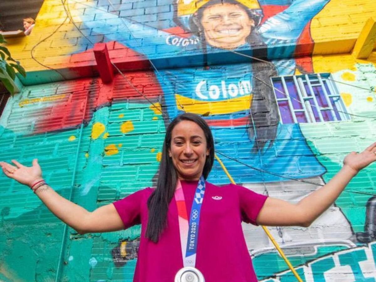 Rinden homenaje a Mariana Pajón con un mural en Medellín