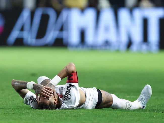 SANTOS, BRAZIL - FEBRUARY 26: Neymar Jr of Santos reacts during a Brasileirao 2026 match between Santos and Vasco da Gama at Estadio Urbano Caldeira on February 26, 2026 in Santos, Brazil. (Photo by Alexandre Schneider/Getty Images)
