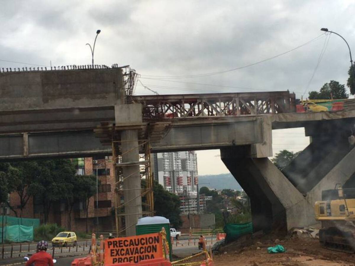 Durante la noche de este viernes van a cerrar autopista a Floridablanca