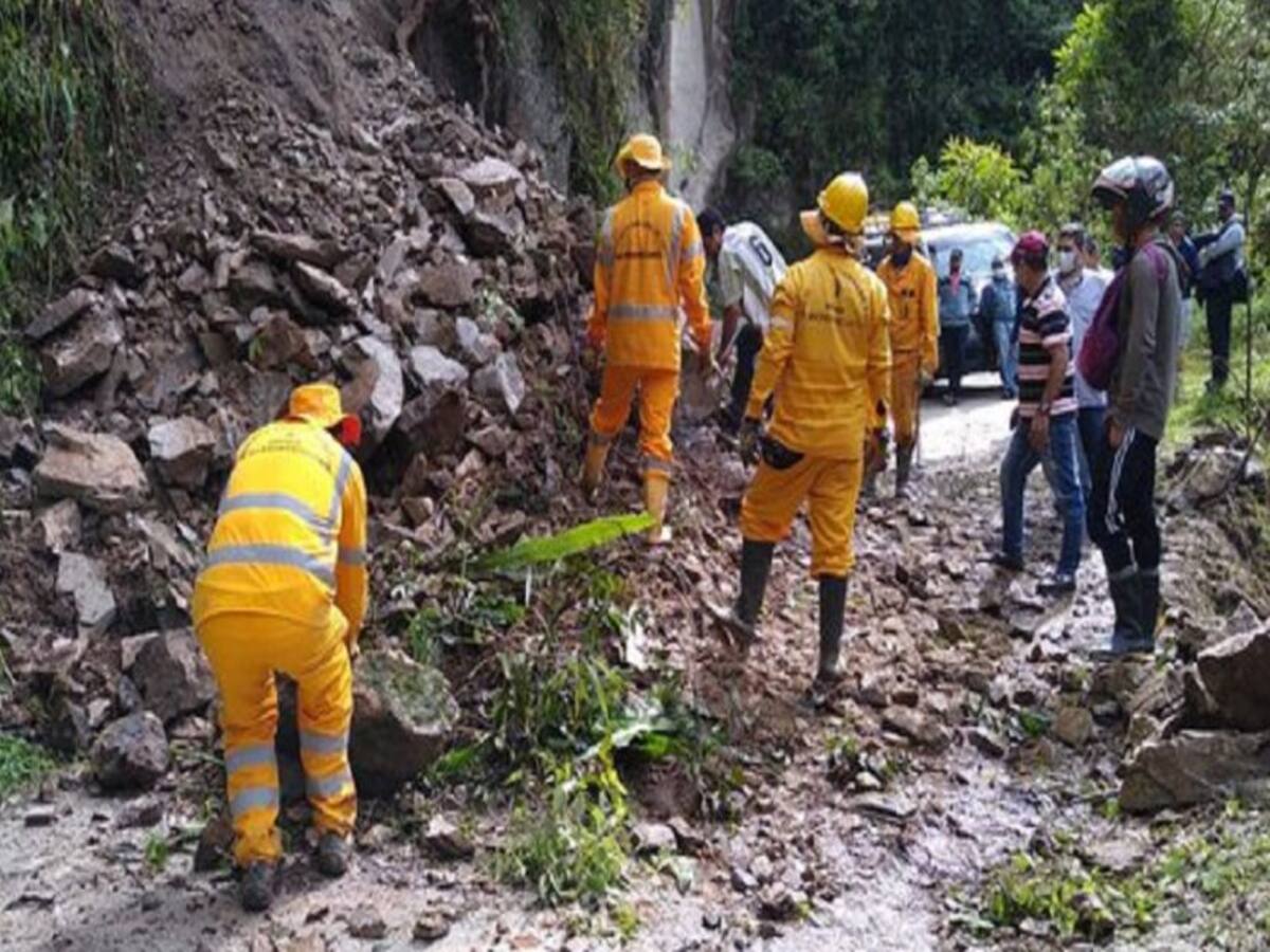 Ocho derrumbes mantienen cerrada la vía Curos – Málaga en Santander