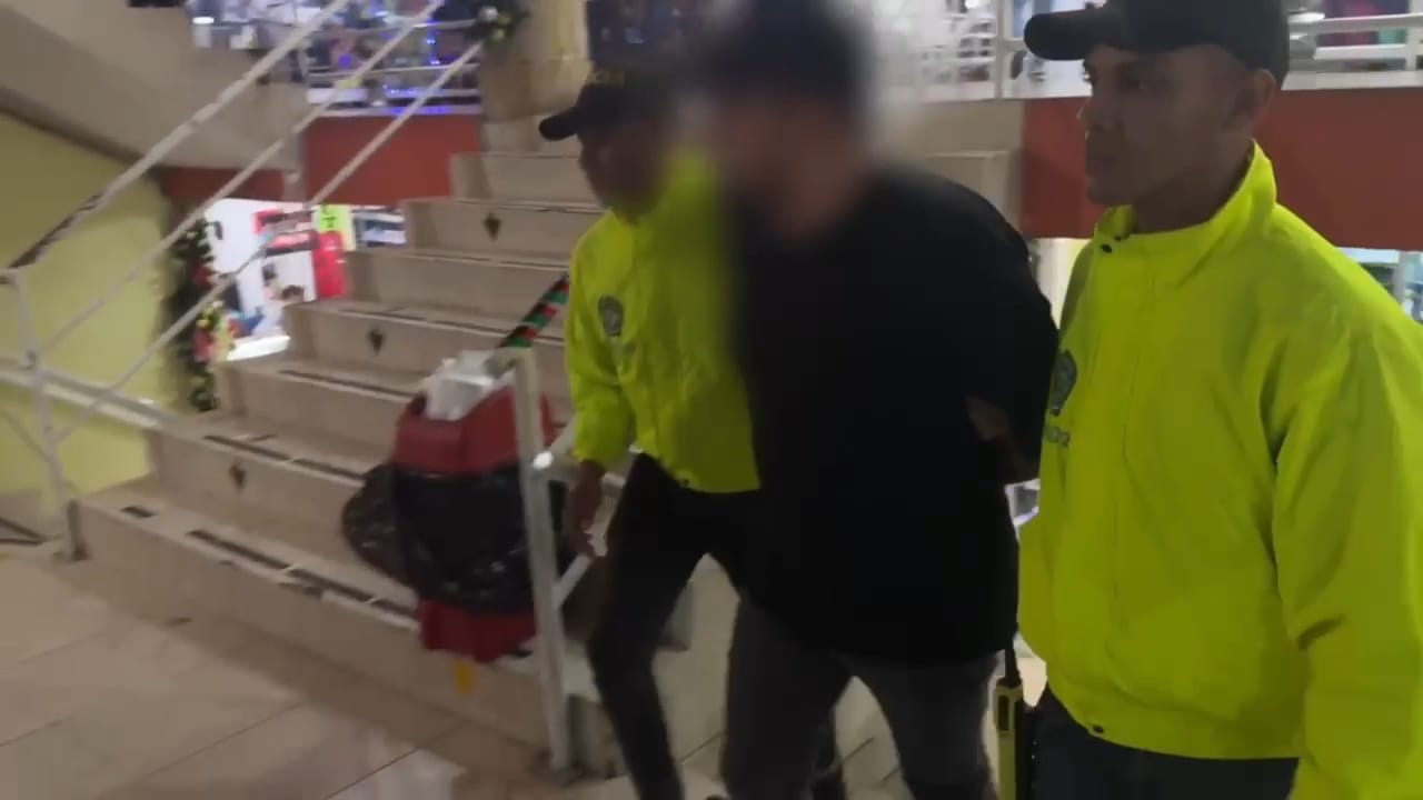 Capturados presuntos responsables de compra y venta de celulares hurtados en Pasto | Foto: Policía Pasto