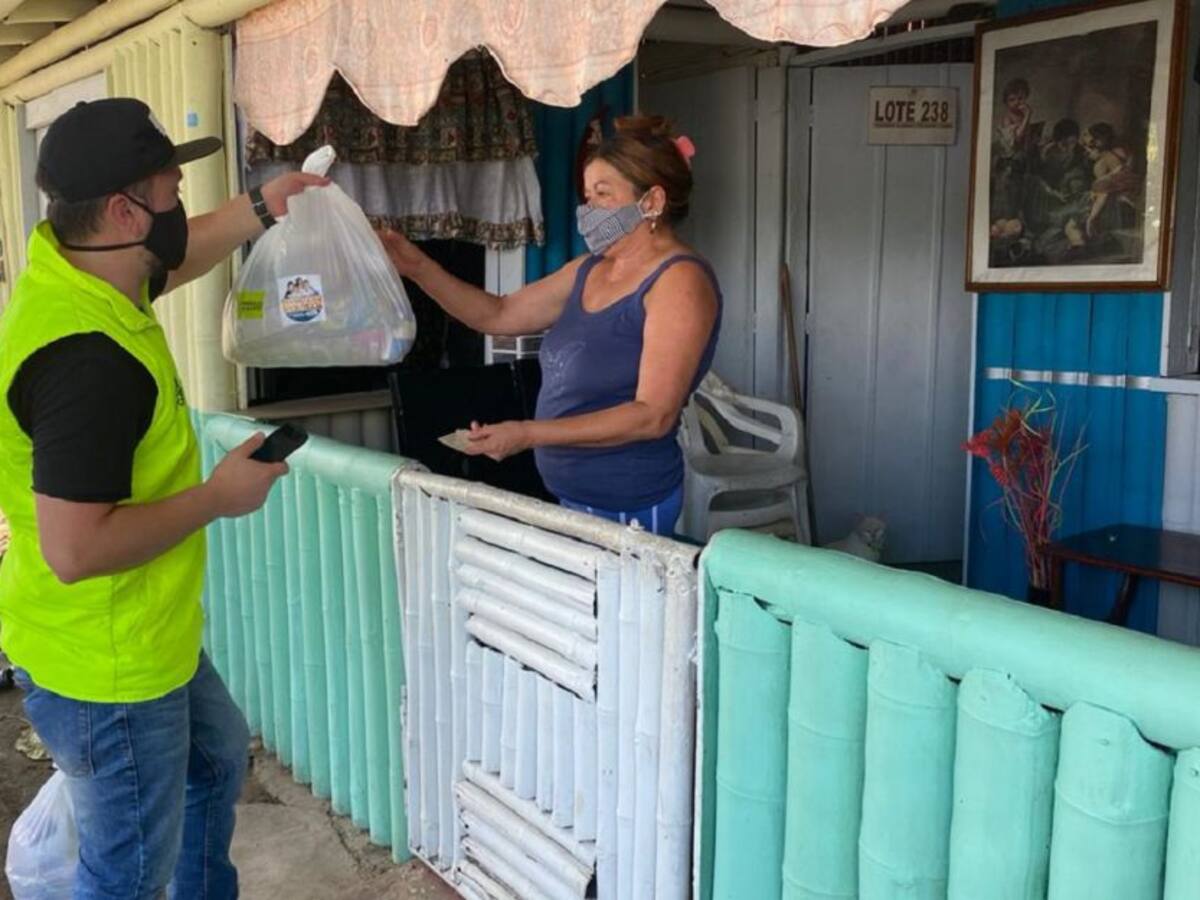 Alcaldía entrega ayudas a damnificados de este martes en Manizales
