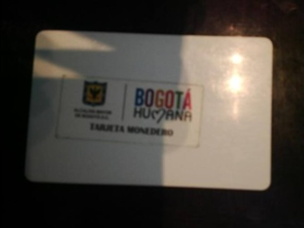 Transmilenio ordena a Angelcom sacar de circulación tarjetas blancas de acceso al sistema