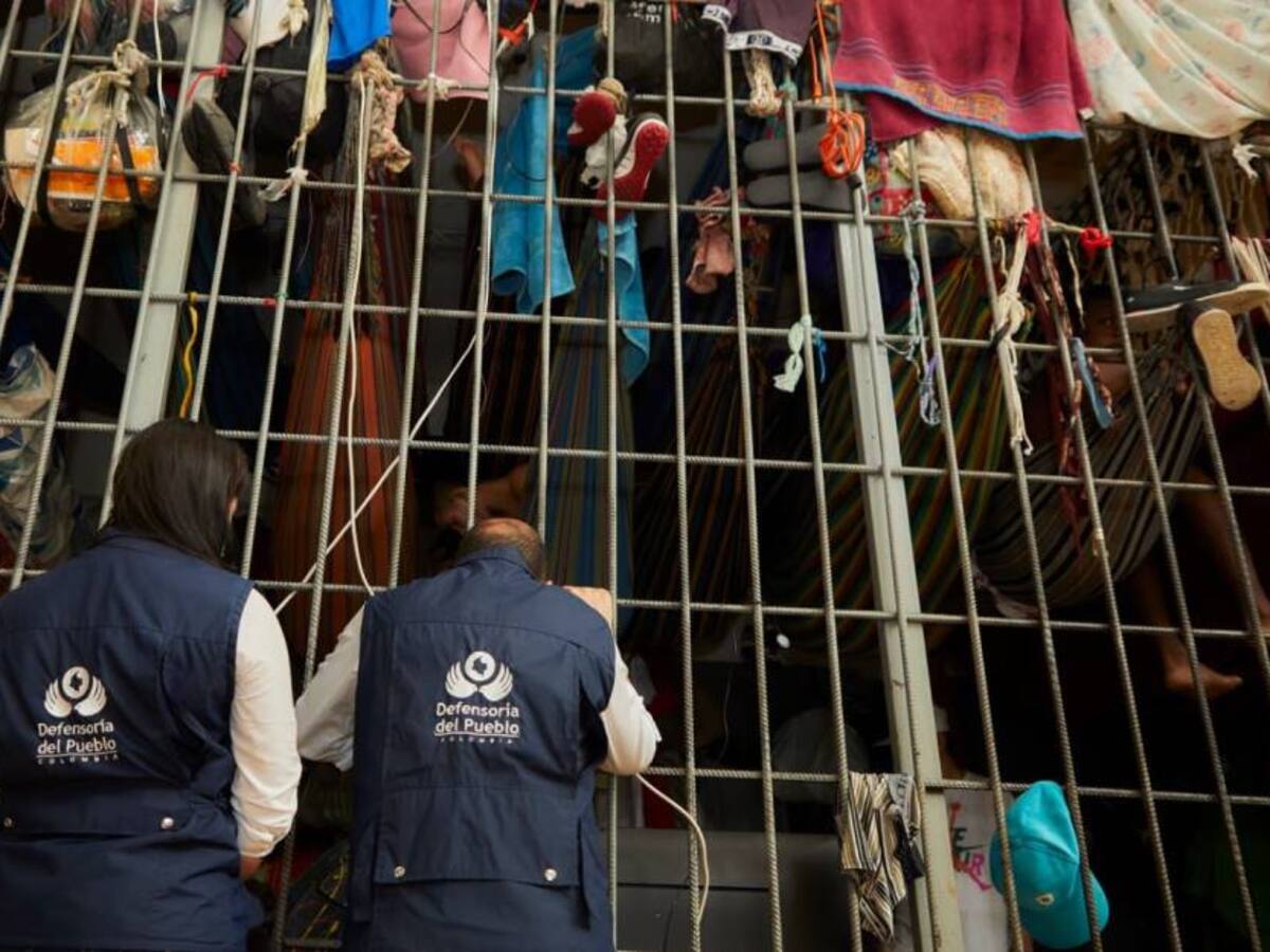 Las URI y estaciones de policía tienen 194% de hacinamiento: Defensoría