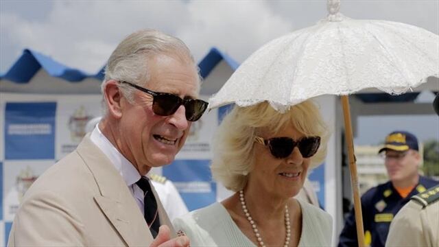 El príncipe Carlos y su esposa Camila en Cartagena. Foto: EFE