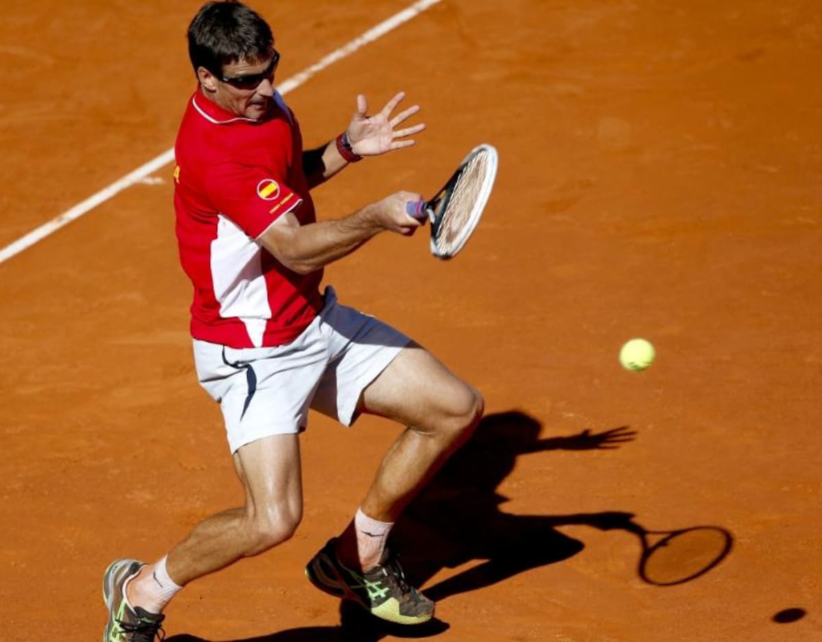 El equipo español entrenó bajo la dirección de ALex Corretja  en la Caja Mágica de Madrid para preparar la eliminatoria por la permanencia en el Grupo Mundial de Copa Davis que disputará frente a Ucrania este fin de semana.