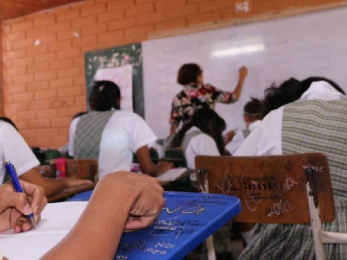 Docentes inconformes con sanción de reforma tributaria