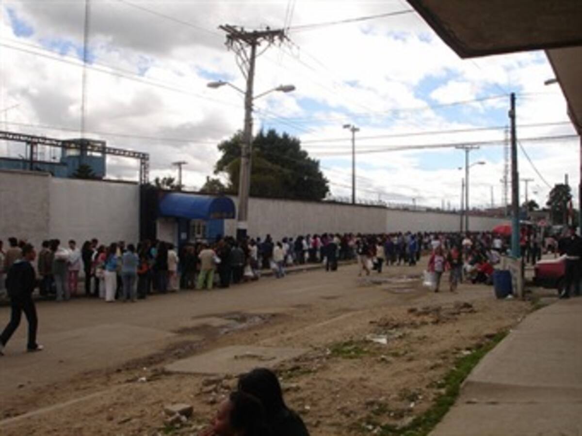 Gobierno pedirá que 20 mil presos tengan casa por cárcel